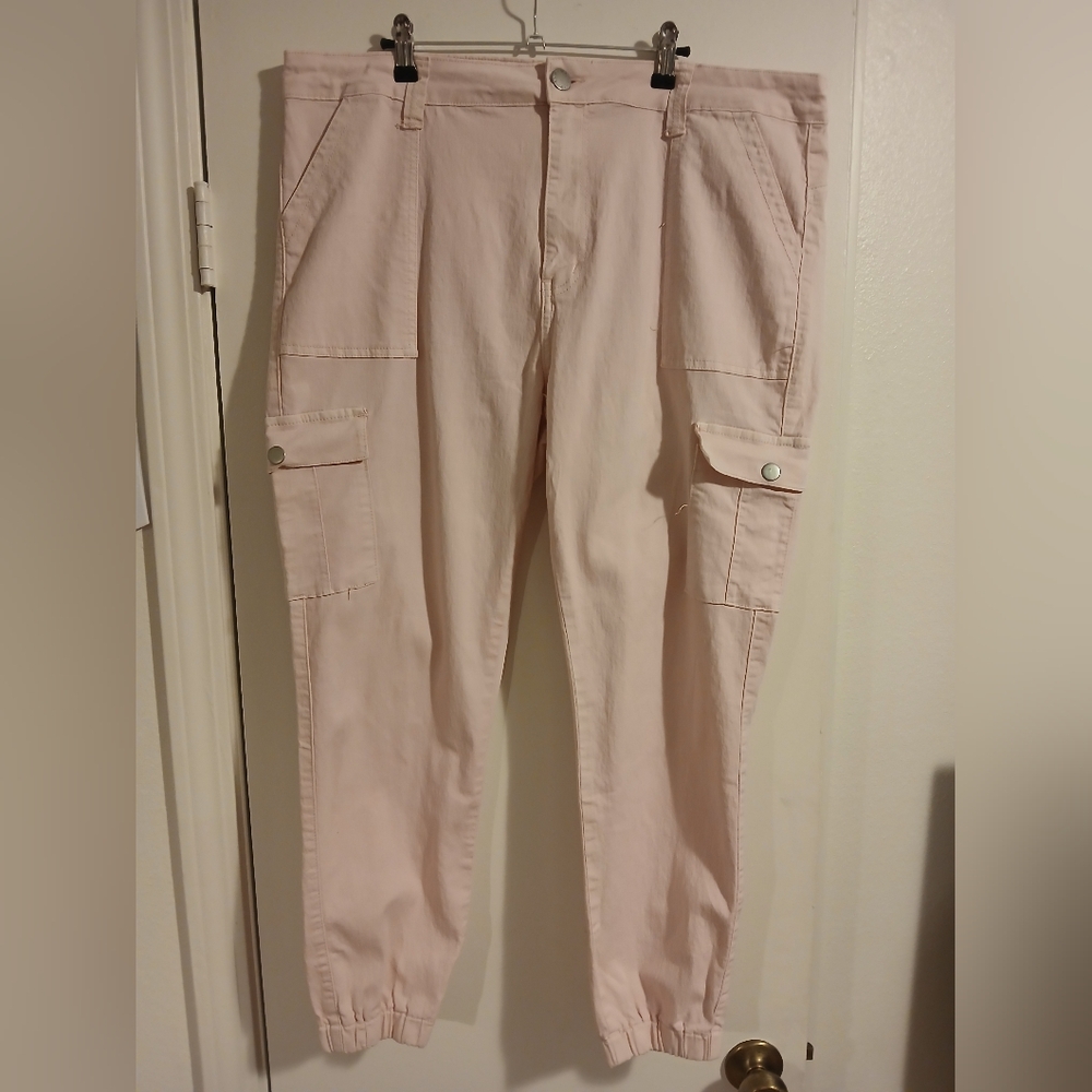 VIP Women's Light Pink Cargo Pants